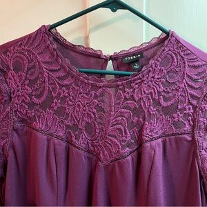 Torrid Sz 1 purple lace top